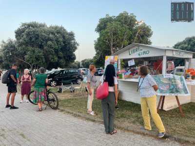 Un�iniziativa partita a maggio che sembra stia riscuotendo successo. �In tanti si avvicinano, anche se qualcuno si chiede dove sia la fregatura, visto che non chiediamo soldi�, sottolinea Fiorella